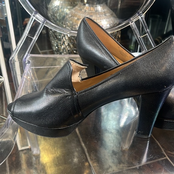 Naturalized shoe - Picture 3 of 4